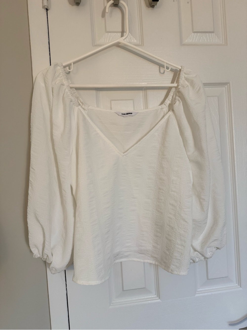 Steve Madden Cream Textured V-Neck Peasant Blouse